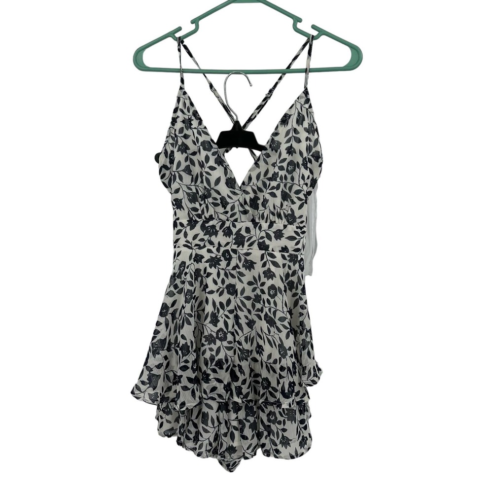 Selfie Leslie size Small sleeveless romper flouncy blue white‎ floral print